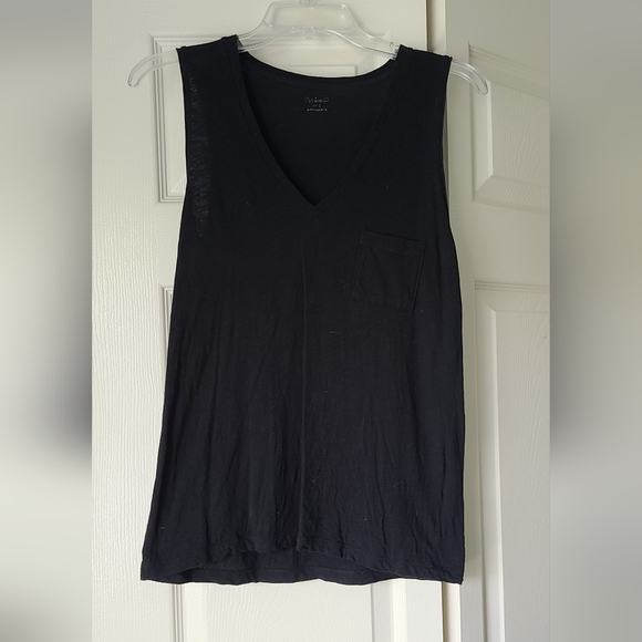 Madewell Tops - Madewell v neck 100% cotton tank small black